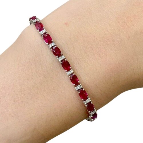 Bracelet - white gold 18k - ruby 5x3 mm totaling 9ct - moissanite 1.5 mm