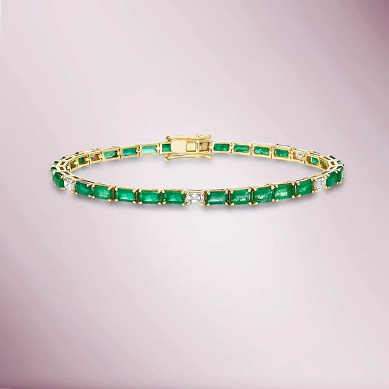 Bracelet - yellow gold 18k - emerald and diamonds totaling 8.70ct