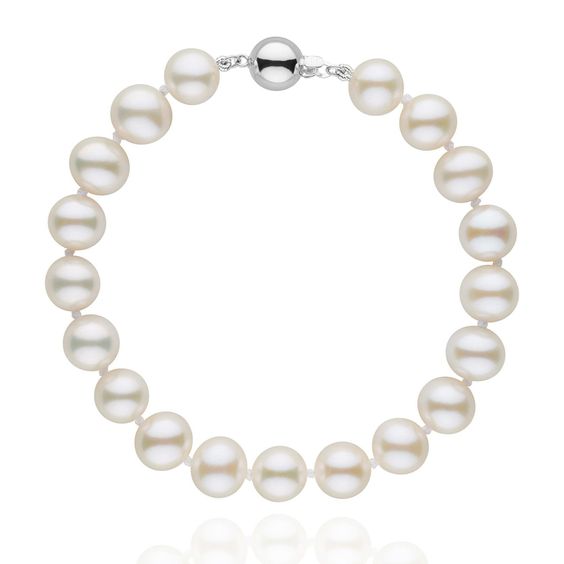Freshwater pearls in natural color