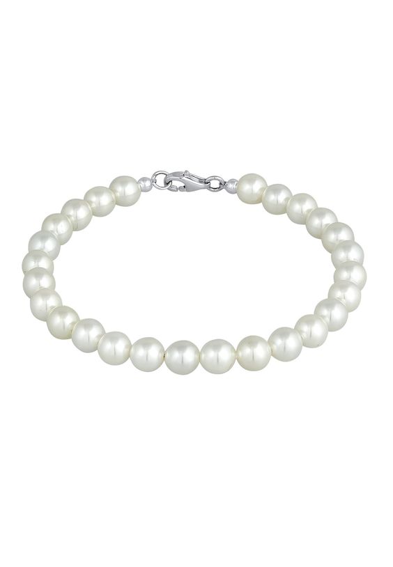 Freshwater pearls in natural color